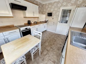 Kitchen- click for photo gallery